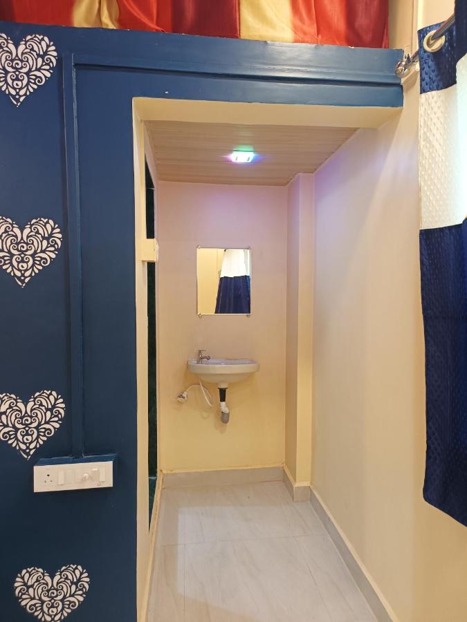 Shree Nivas Home Stay Srīvardhan Exteriör bild